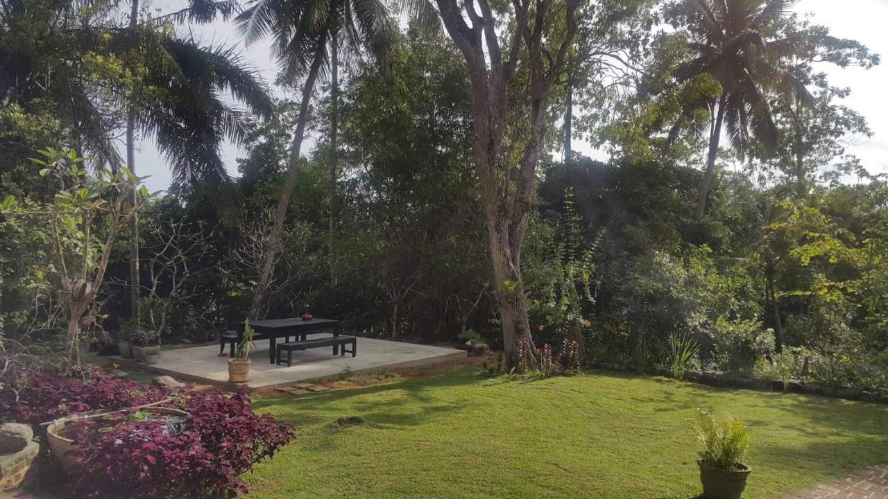 Templeberg Bed & Breakfast Walahanduwa Luaran gambar